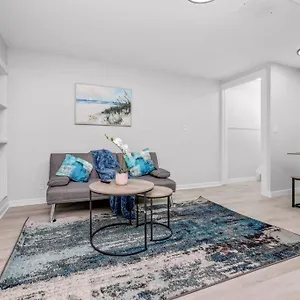 https://centerstreet-cozy-2bedroomsuite.calgaryhotelsearch.com