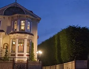 Humboldt House 4*, Виктория Канада
